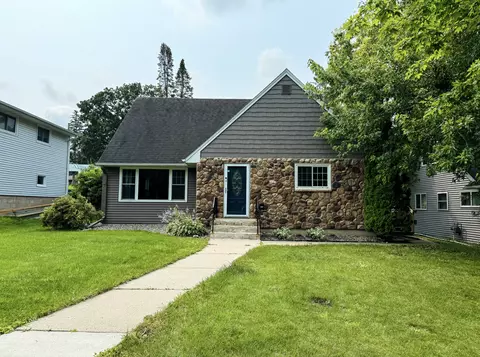 716 E Mount Faith Ave, Fergus Falls, MN 56537