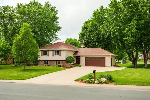 12241 Robin Rd, Maple Grove, MN 55369