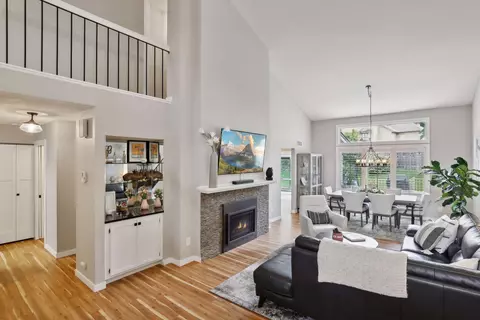 6283 Sequoia Cir, Eden Prairie, MN 55346