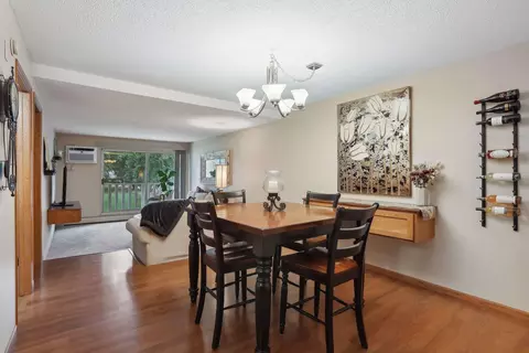 1601 N Innsbruck Dr #215NE, Fridley, MN 55432