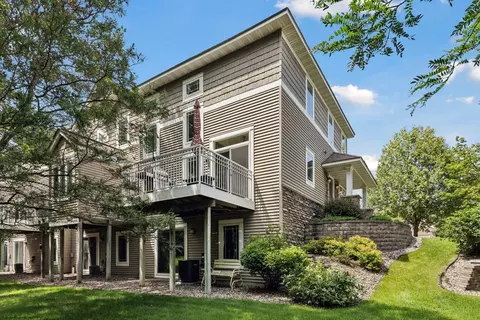 6880 Folkestone Rd, Apple Valley, MN 55124