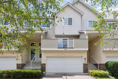 354 Brickyard Dr, Chaska, MN 55318