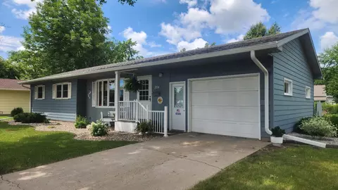 204 Galles Dr, Redwood Falls, MN 56283