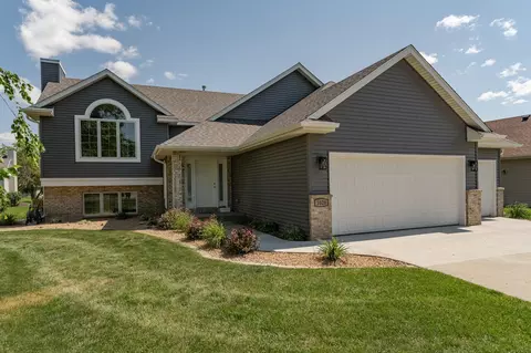 3520 Hazelwood Ln SW, Rochester, MN 55902