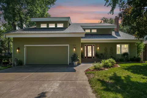 4040 Lakehill Cir, White Bear Lake, MN 55110