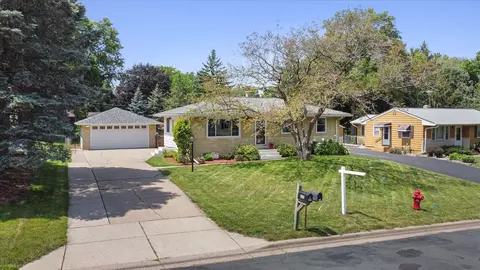 632 Martha Ln, Woodbury, MN 55125