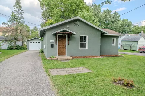 709 Rossman Ave, Detroit Lakes, MN 56501
