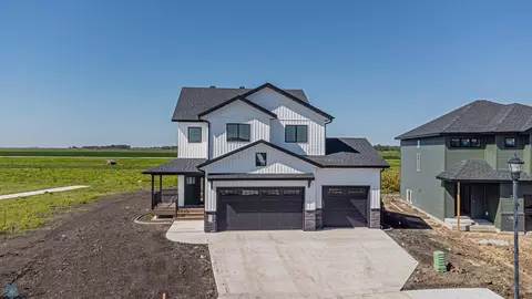 1206 Jill Dr W, Fargo, ND 58047