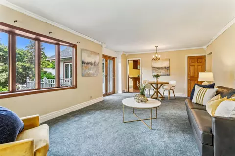 4035 Regent Ave N, Robbinsdale, MN 55422