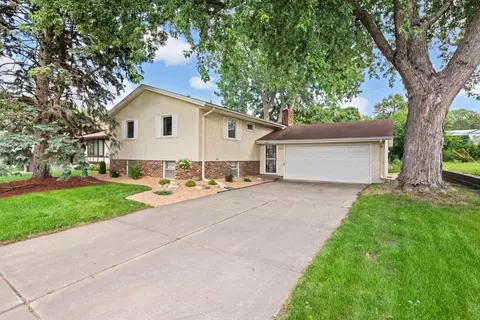 3905 Penrod Ln, Saint Anthony, MN 55421