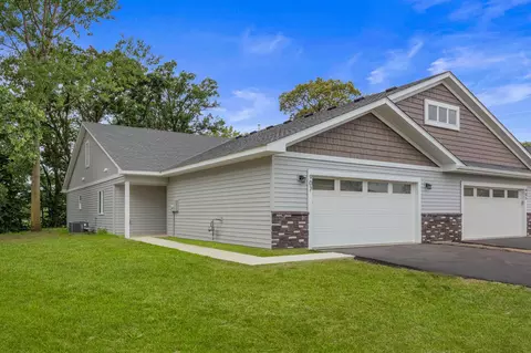 907 Shoreline Dr, Howard Lake, MN 55349