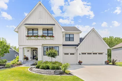 40 Rapp Farm Blvd, North Oaks, MN 55127