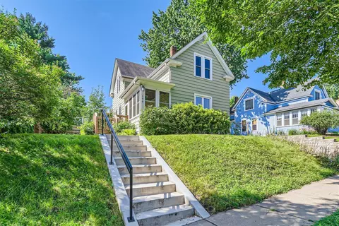 196 Sidney St W, Saint Paul, MN 55107