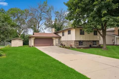 3002 82nd Cir N, Brooklyn Park, MN 55444
