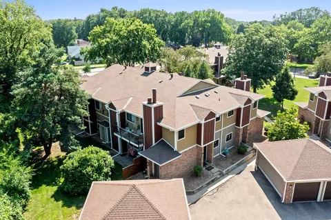 1020 W 66th St #2, Richfield, MN 55423
