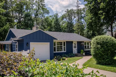6 Lincoln Ln, Northfield, MN 55057