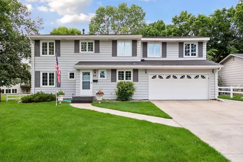 216 S Redwood St, Waconia, MN 55387
