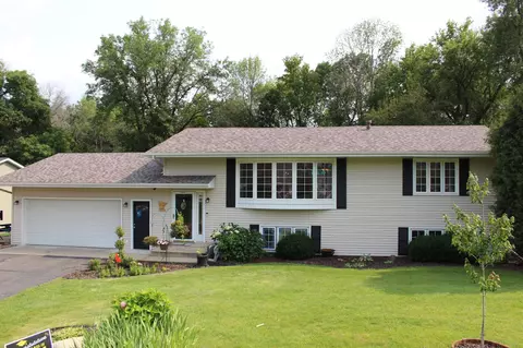 920 13th Ave SE, Forest Lake, MN 55025