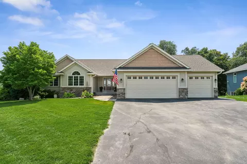 616 Overlook Dr, Buffalo, MN 55313