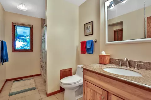 Bath - 12686 Summit Ave, Lindstrom, MN 55045 photo 5 of 7