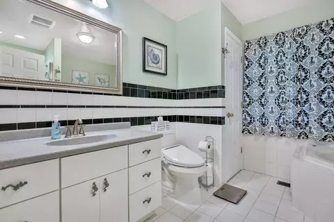 Bath - 12686 Summit Ave, Lindstrom, MN 55045 photo 6 of 7