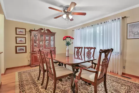 Dining - 12686 Summit Ave, Lindstrom, MN 55045 photo 3 of 5