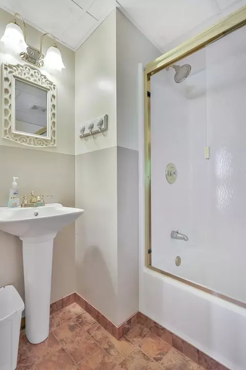 Bath - 12686 Summit Ave, Lindstrom, MN 55045 photo 4 of 7
