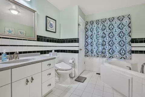 Bath - 12686 Summit Ave, Lindstrom, MN 55045 photo 2 of 7