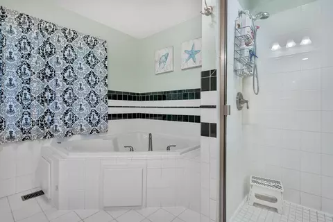 Bath - 12686 Summit Ave, Lindstrom, MN 55045 photo 3 of 7