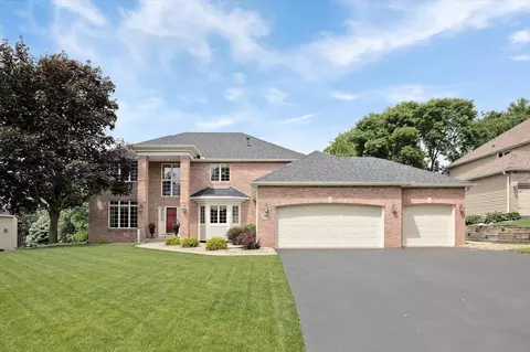 7984 Lismore Cir, Eden Prairie, MN 55347