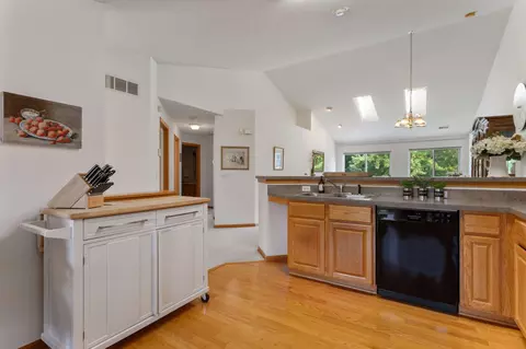 2168 Water Lilly Ln #907, Eagan, MN 55122 photo 4