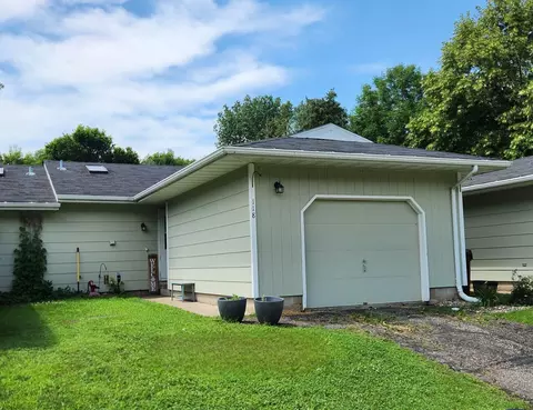 118 Stuart Dr, Jordan, MN 55352