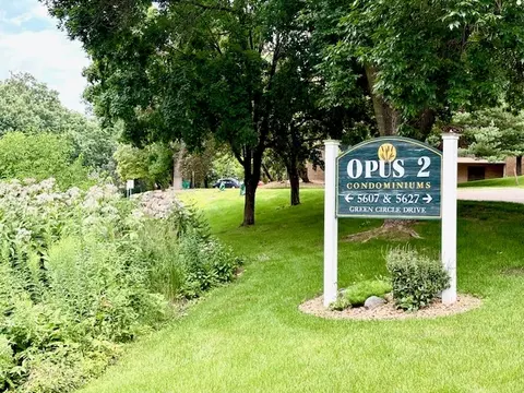 5627 Green Circle Dr #301, Minnetonka, MN 55343