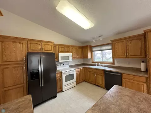 2802 33rd St S, Fargo, ND 58103 photo 38