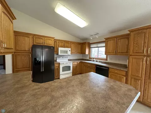 2802 33rd St S, Fargo, ND 58103 photo 13