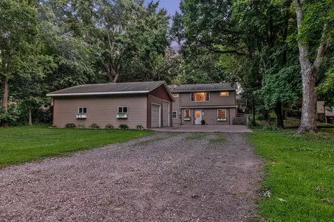 912 W River St, Monticello, MN 55362