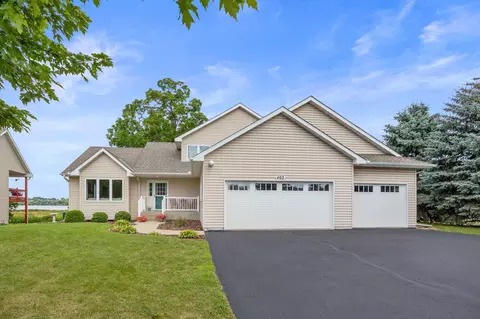 402 Lake Dr, Winsted, MN 55395