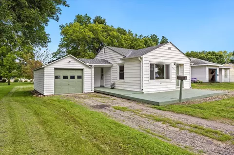 207 5th St NE, Montgomery, MN 56069