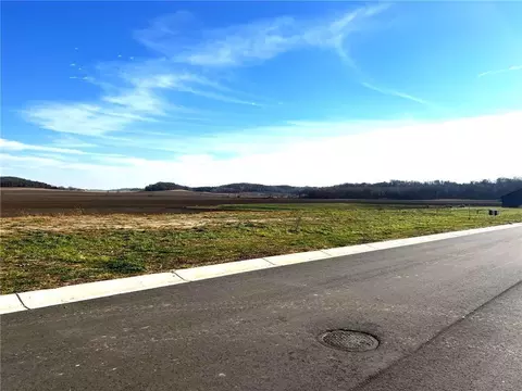 65 Rolling Hills Dr, Elgin, MN 55932