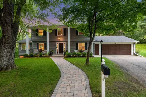 16001 Tonkawood Ct, Minnetonka, MN 55345
