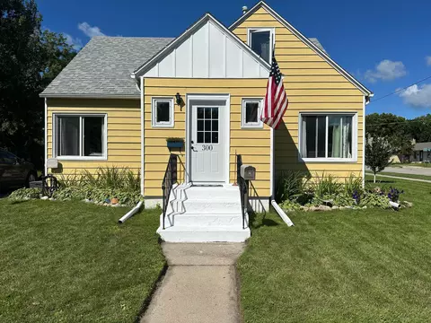 300 Genesee Ave, Paynesville, MN 56362
