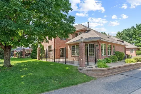 1621 Hunter Hill Rd, Hudson, WI 54016