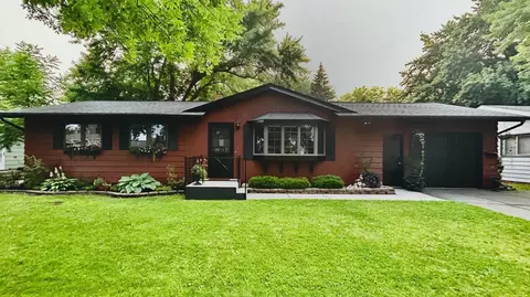 518 Sunrise Ave, Paynesville, MN 56362