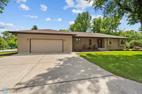 1119 Mackubin Ave, Breckenridge, MN 56520