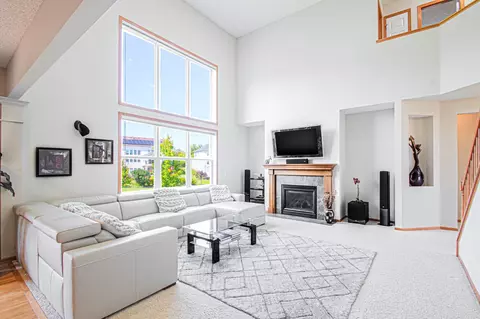 780 Ali Ln, Victoria, MN 55386