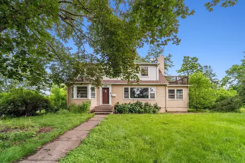 2325 15th Ave E, North Saint Paul, MN 55109