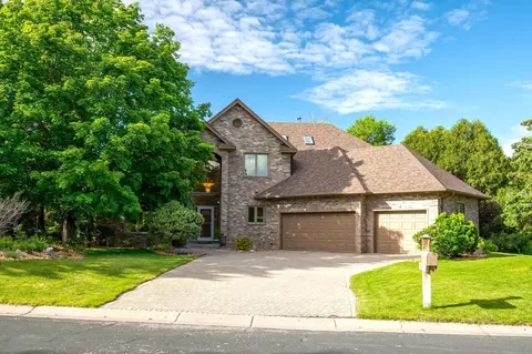7614 S Shore Dr, Chanhassen, MN 55317