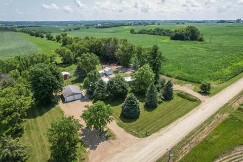 63024 400th Ave, Mazeppa, MN 55956