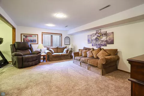 2201 26th Ave S, Fargo, ND 58103 photo 22