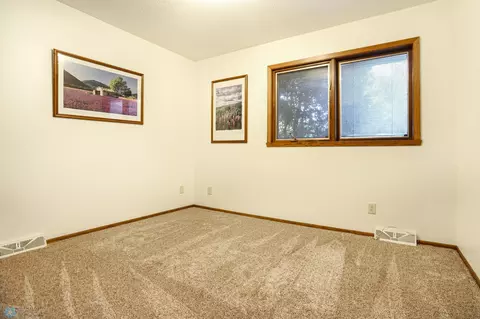 2201 26th Ave S, Fargo, ND 58103 photo 17
